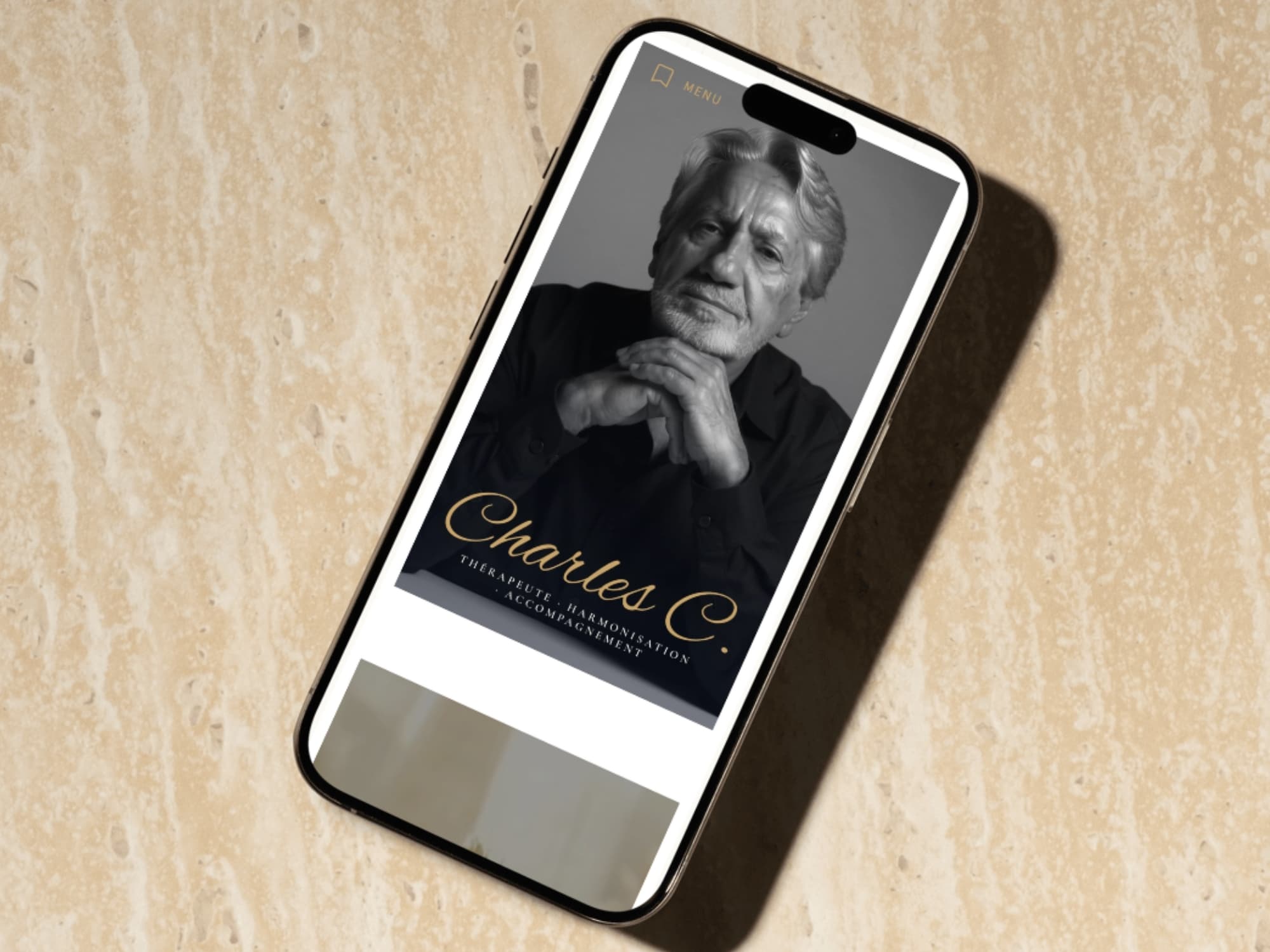 Hierarquia tipográfica do site Charles C. com três famílias de fontes